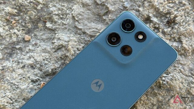 O Galaxy A17 não é o único telefone econômico com Painel LCD no Moto G Play 2026