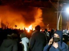 O Irã ameaça os manifestantes com a pena de morte na tentativa de conter a agitação nacional, enquanto Starmer e os líderes europeus condenam a repressão mortal As autoridades iranianas cortaram o acesso à Internet e ameaçaram os manifestantes com a pena de morte, numa tentativa de reprimir a crescente agitação que eclodiu em todo o país nas últimas semanas. Na foto: motins nas ruas do Irã