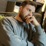 A família de Erfan Soltani fez uma tentativa desesperada de última hora para salvá-lo ontem à noite, protestando em frente à prisão de Ghezel Hesar, onde ele estava detido.