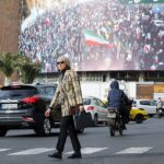 O Irã parece reabrir o espaço aéreo depois que Trump diz que a matança está 'parando'