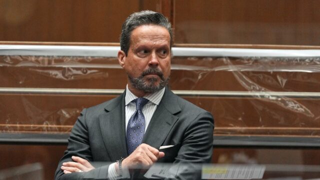 Nick Reiner com os pais Rob e Michele Reiner (por Chris Smith com Getty