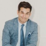 O apresentador do 'Daily Show' Michael Kosta se junta à série de Tracy Morgan 'The Fall and Rise of Reggie Dinkins' como ator convidado (EXCLUSIVO)