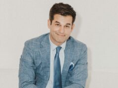 O apresentador do ‘Daily Show’ Michael Kosta se junta à série de Tracy Morgan ‘The Fall and Rise of Reggie Dinkins’ como ator convidado (EXCLUSIVO) O apresentador do 'Daily Show' Michael Kosta se junta à série de Tracy Morgan 'The Fall and Rise of Reggie Dinkins' como ator convidado (EXCLUSIVO)