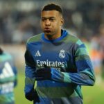 O atacante do Real Madrid, Mbappé, pode enfrentar o Barcelona na final da Supercopa da Espanha