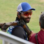 O atirador de tiro ao alvo indiano Angad Vir Singh Bajwa muda de nacionalidade para representar o Canadá