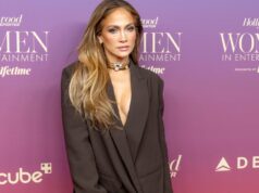 O blazer clássico de tweed de Jennifer Lopez eleva instantaneamente as roupas casuais de inverno O blazer clássico de tweed de Jennifer Lopez eleva instantaneamente as roupas casuais de inverno
