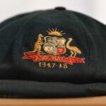 O boné 'Baggy Green' de Don Bradman usado contra a Índia foi vendido por US$ 460 mil