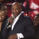 O cantor gospel Donnie McClurkin, que repreendeu a homossexualidade, foi processado por abuso sexual por um assistente masculino