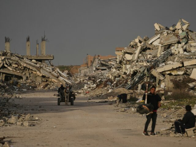 O colapso da economia de Gaza leva os jovens a O colapso da economia de Gaza leva os jovens a criar soluções não convencionais