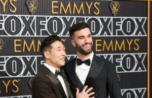O comediante Joel Kim Booster se casa com o produtor de videogame Michael Sudsina: ‘Nunca me senti tão certo’ O comediante Joel Kim Booster se casa com o produtor de videogame Michael Sudsina: 'Nunca me senti tão certo'
