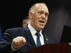 O czar da fronteira, Tom Homan, apregoa ‘muito progresso’ em Minnesota e diz aos repórteres que não está lá ‘para tirar fotos’ O czar da fronteira, Tom Homan, fala durante uma entrevista coletiva sobre as operações de fiscalização da imigração em andamento em 29 de janeiro de 2026 em Minneapolis, Minnesota.