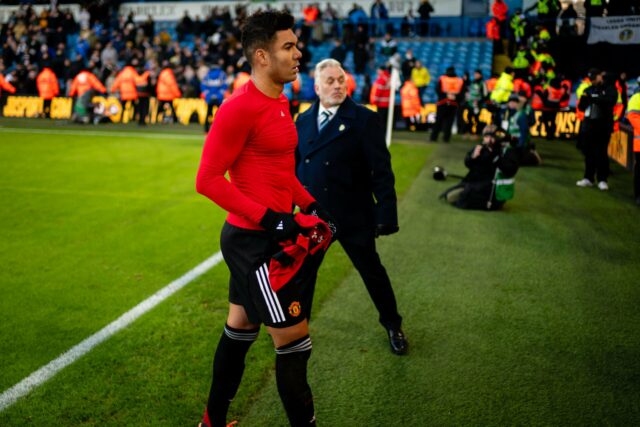 Casemiro durante a partida da Premier League entre Leeds United e Manchester United em Elland Road em 2026 em Leeds, Inglaterra.