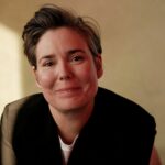 O diretor da segunda temporada de 'The Night Manager', Georgi Banks-Davies, fala sobre trazer o thriller de espionagem de Tom Hiddleston para um 'mundo pós-verdade' e John le Carré dando sua 'bênção' para ir além dos livros