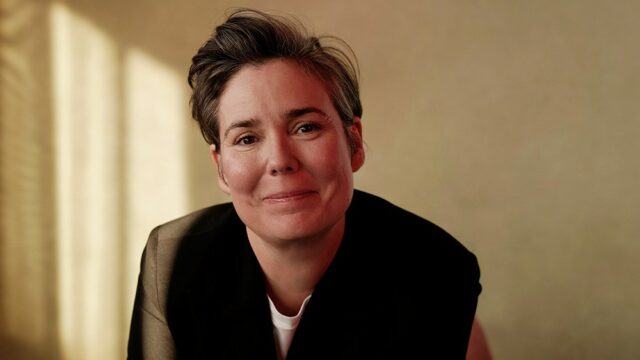 O diretor da segunda temporada de 'The Night Manager', Georgi Banks-Davies, fala sobre trazer o thriller de espionagem de Tom Hiddleston para um 'mundo pós-verdade' e John le Carré dando sua 'bênção' para ir além dos livros
