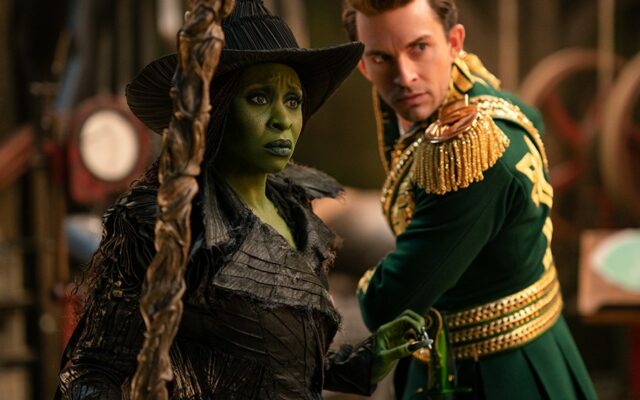 O diretor de elenco de 'Wicked', Bernard Telsey, sobre como COVID atrasou projetos e ajudou a conseguir seu Fiyero perfeito: 'Foi sempre Jonathan F-ing Bailey'
