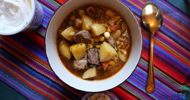 O ensopado favorito de Elizabeth Taylor, chamado 