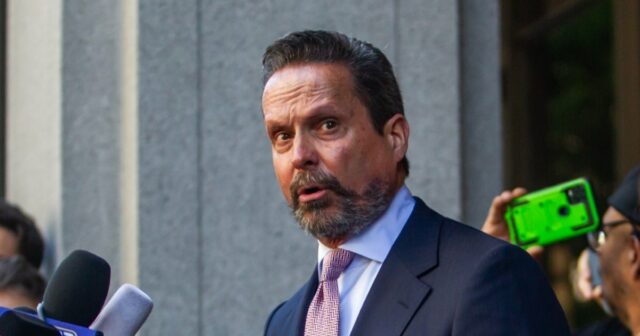 Por que o advogado de Nick Reiner deixou de representá-lo no caso de suposto assassinato de pais Advogados pesam 2251405718 2251777440