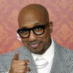 O ex-aluno de 'SNL' Chris Redd é sincero sobre 'problemas com pílulas', namorando a ex-mulher de Kenan Thompson