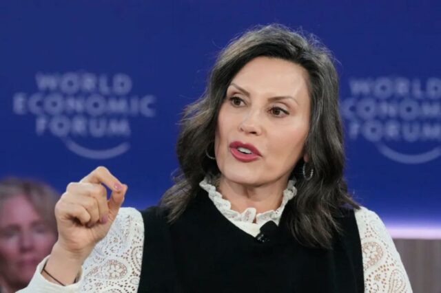 A governadora de Michigan, Gretchen Whitmer, fala no Fórum Econômico Mundial.