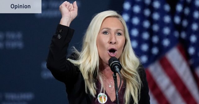 Greene fala antes de Donald Trump em um evento de campanha em Atlanta no final de 2024.