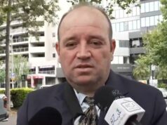 O herói de Bondi recebeu a maior homenagem da cidade em reconhecimento à coragem O herói de Bondi recebeu a maior homenagem da cidade em reconhecimento à coragem