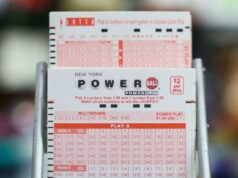 O jogador da Powerball do Arkansas reivindica o jackpot de US$ 1,82 bilhão – o segundo maior prêmio da história dos EUA – e escolhe a opção em dinheiro O jogador da Powerball do Arkansas reivindica o jackpot de US$ 1,82 bilhão – o segundo maior prêmio da história dos EUA – e escolhe a opção em dinheiro