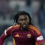 O meio-campista francês Kone sofre lesão no tendão da coxa, diz Roma