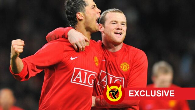 Edwin van der Sar comemora