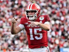 O melhor colocado Indiana derrotou o Alabama por 38-3 em sua primeira vitória no Rose Bowl, chegando às semifinais do CFP O melhor colocado Indiana derrotou o Alabama por 38-3 em sua primeira vitória no Rose Bowl, chegando às semifinais do CFP