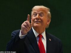 “O mundo mudou permanentemente, precisamos de o mudar”, diz o chefe da UE enquanto os líderes se sentam (durante o jantar supremo de frango) para discutir a nova ordem mundial de Trump Donald Trump desistiu das suas ameaças de lançar uma invasão da Gronelândia após uma reação furiosa do Reino Unido e de outros aliados europeus