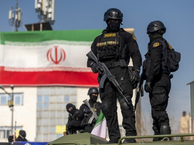 O mundo reage aos protestos no Irã e às ameaças militares dos EUA contra Teerã
