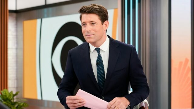 O novo âncora do CBS Evening News, Tony Dokoupil, diz que as notícias 'colocaram muito peso' nos acadêmicos e nas elites: 'A imprensa perdeu a história'
