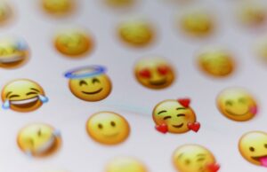 O novo emoji de 2026 pode incluir um picles e um meteoro captura de tela dos nove novos emojis