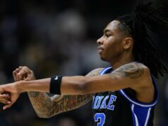 O número 6 Duke aproveita o grande jogo de Boozer para vencer Cal por 71-56 em Berkeley O número 6 Duke aproveita o grande jogo de Boozer para vencer Cal por 71-56 em Berkeley