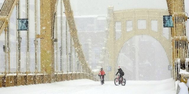 O número de mortos da tempestade de inverno Fern sobe para 12 enquanto o Sul é atingido por um alerta de TORNADO em meio a condições extremas de -20F: atualizações ao vivo
