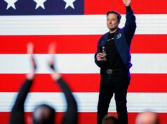 O pai de Elon Musk, Errol Musk, diz que ‘A América entrará em colapso se a população branca se tornar uma minoria. Você quer ver os EUA caírem? Yahoo news home