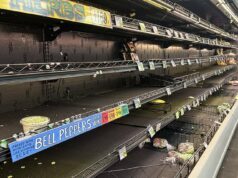 O pânico nas compras toma conta da América à medida que a histórica tempestade de inverno se aproxima… e milhões podem ficar sem aquecimento por DIAS: atualizações ao vivo O pânico nas compras toma conta da América à medida que a histórica tempestade de inverno se aproxima... e milhões podem ficar sem aquecimento por DIAS: atualizações ao vivo