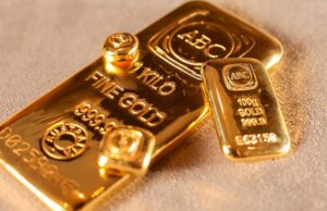 O preço do ouro sobe para US$ 5.300, mas a recuperação do dólar australiano continuará? Barras de ouro.