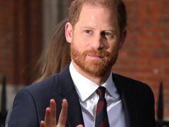 Príncipe Harry processado por difamação por instituição de caridade africana que ele cofundou O príncipe Harry afirma que 'não tinha permissão para reclamar' da imprensa como um membro da realeza enquanto se posiciona no caso de privacidade do Daily Mail