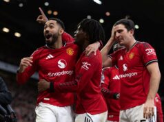 O que Harry Maguire ‘entende’ sobre o Man Utd é algo que nenhum de seus companheiros rivaliza, afirma Peter Schmeichel Harry Maguire comemorando em Anfield