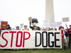 O que é isso? O DOGE, que mata empregos, agora está contratando. Desenho animado de Clay Bennett