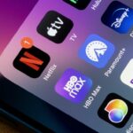 renderização da cúpula do Capitólio dos EUA em fundo vermelho