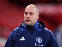 O retorno de Adam Lawrence é o momento que ele sempre mereceu e pode levar o Man Utd a uma seca de 10 anos – Opinião O Manchester United comemora a vitória na liga.