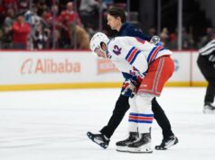 O retorno de Noah Laba do Rangers após uma lesão na parte superior do corpo é iminente O novato do Rangers, Noah Laba, que sofreu uma lesão na parte superior do corpo durante a derrota na véspera de Ano Novo para os Capitals, pode retornar ao time no sábado contra os Bruins, em Boston.