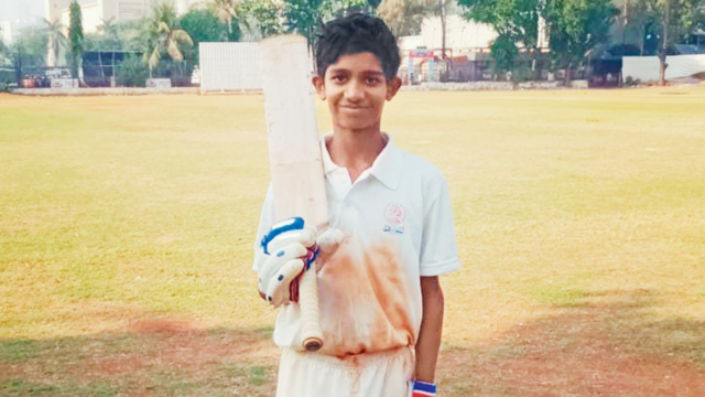 O século de Swarn Katkar leva VN Sule a 231-7 contra Dnyandeep
