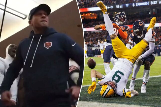 O cornerback do Chicago Bears, Nahshon Wright (26), ajuda a derrubar o wide receiver do Green Bay Packers, Christian Watson (9), que perdeu a bola pouco antes da end zone em 10 de janeiro de 2026.