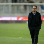 O técnico do Estrasburgo, Rosenior, deve dar entrevista coletiva em meio a ligações com o Chelsea