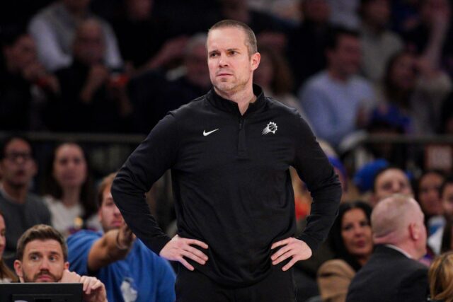 O técnico do Phoenix Suns, Jordan Ott.