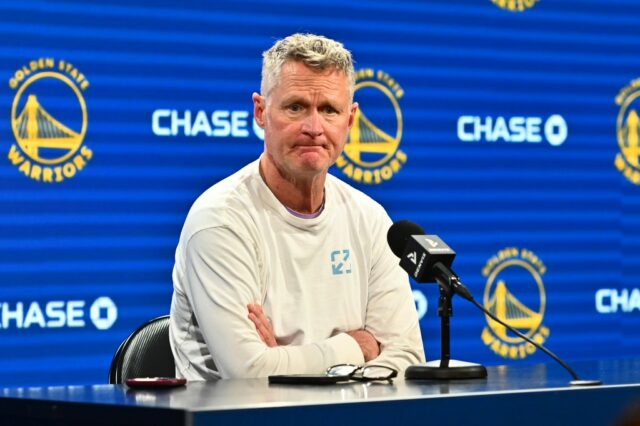 O técnico do Warriors, Steve Kerr, critica o governo dos EUA após a morte de Renee Nicole Good
