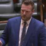 O vice-líder da oposição de Victoria, Sam Groth, anuncia aposentadoria